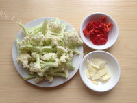 美味的干煸花菜做法图解3)