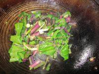 美美厨房之清炒红菜苔的做法图解二