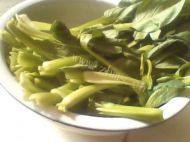 油菜炒鸡蛋做法图解1)