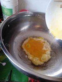 美味的菠菜丸子汤做法图解3)