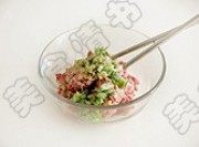 美味的炸茄饼做法图解2)