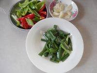 家常菜农家小炒肉做法图解3)