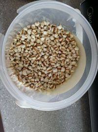 简易版红豆薏米粥做法图解1)