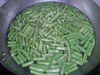 家常菜蒜泥豆角做法图解2)