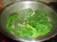 美味的菠菜粉丝做法图解2)