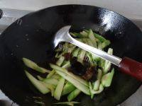 家常菜酸辣西葫芦做法图解6)