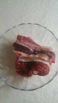 家常菜土豆烧牛肉做法图解1)