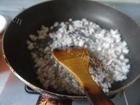 简单快捷的毛豆木耳蝴蝶面做法图解3)