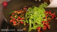 美味的爆炒蛏子做法图解5)