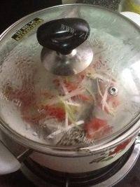 可口的清蒸鲑鱼做法图解3)
