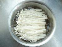 家常菜金针菇培根卷做法图解1)