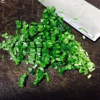 香气浓郁的韭菜煎饼做法图解2)