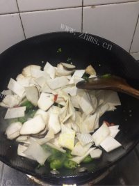 美味的杏鲍菇辣炒肉片做法图解11)