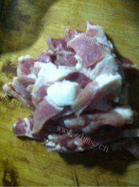 美味的黄瓜片炒肉做法图解1)
