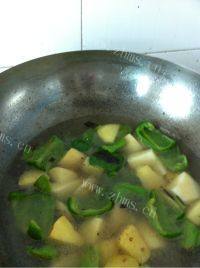 营养美食土豆炖鸡肝做法图解5)