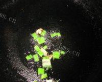 家常蒜苔炒腊肠做法图解3)