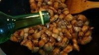 家常菜香菇红烧肉做法图解6)