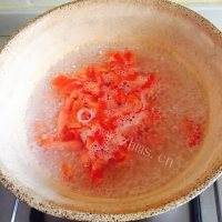 美味的西红柿蛋花汤做法图解3)