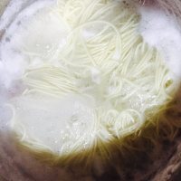 美味的改良版麻辣小面做法图解4)
