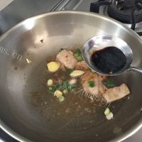 诱人的白菜炖冻豆腐做法图解5)