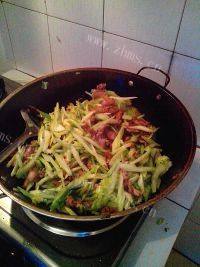 家常菜西芹炒肉丝