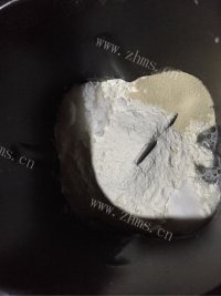 美味美豆儿金枪鱼披萨做法图解4)