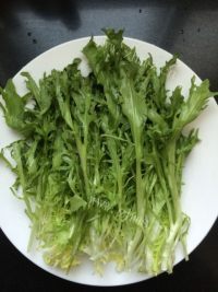 香喷喷的凉拌苦菊做法图解3)