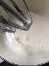 唇齿留香的电饭煲蛋糕做法图解3)
