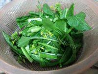 家常菜腊肠炒菜心做法图解1)