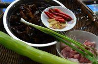 家常菜青笋木耳肉片做法图解1)