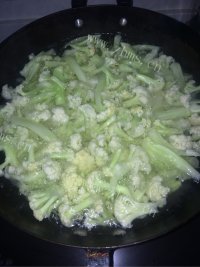 美味的干锅花菜做法图解2)