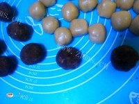 自制广式豆沙月饼做法图解6)