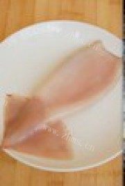 美味的翡翠鱿鱼卷做法图解2)