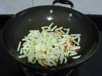 家常菜西葫芦炒肉丝做法图解7)