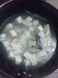 美味的鱼头豆腐汤