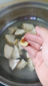 美味姜片蕃薯糖水做法图解3)