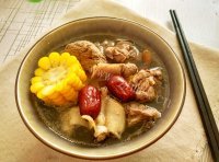 美味的甜玉米老鸭汤做法图解8)