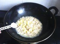 好吃不腻的平菇鸡蛋汤