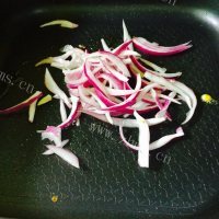 美味的洋葱炒面做法图解8)
