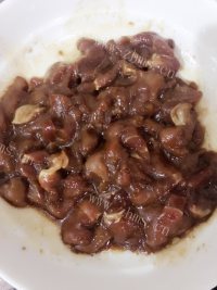 可口的苦瓜炒肉做法图解3)