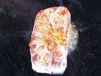 美味黑椒煎牛扒做法图解3)