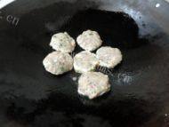 美味的香煎鱼饼做法图解8)