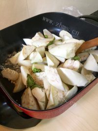 色香味俱全的油焖茄子做法图解5)