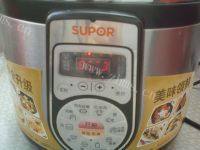 「美味可口」薏米红豆粥做法图解6)
