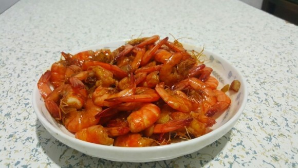 色香味浓的红烧大虾