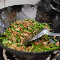 清淡的青椒肉丝做法图解3)