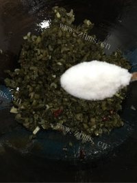 过瘾的酸菜烩猪血做法图解5)