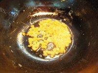 口感不错的蛋炒饭做法图解6)