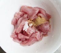 美食醋溜里脊做法图解2)