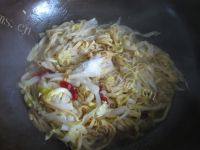 家常菜白菜炒豆片做法图解7)